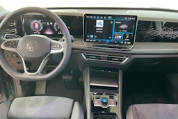 sininen Volkswagen Tiguan 2025 kuva 7.