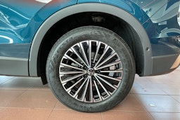 sininen Volkswagen Tiguan 2025 kuva 10.