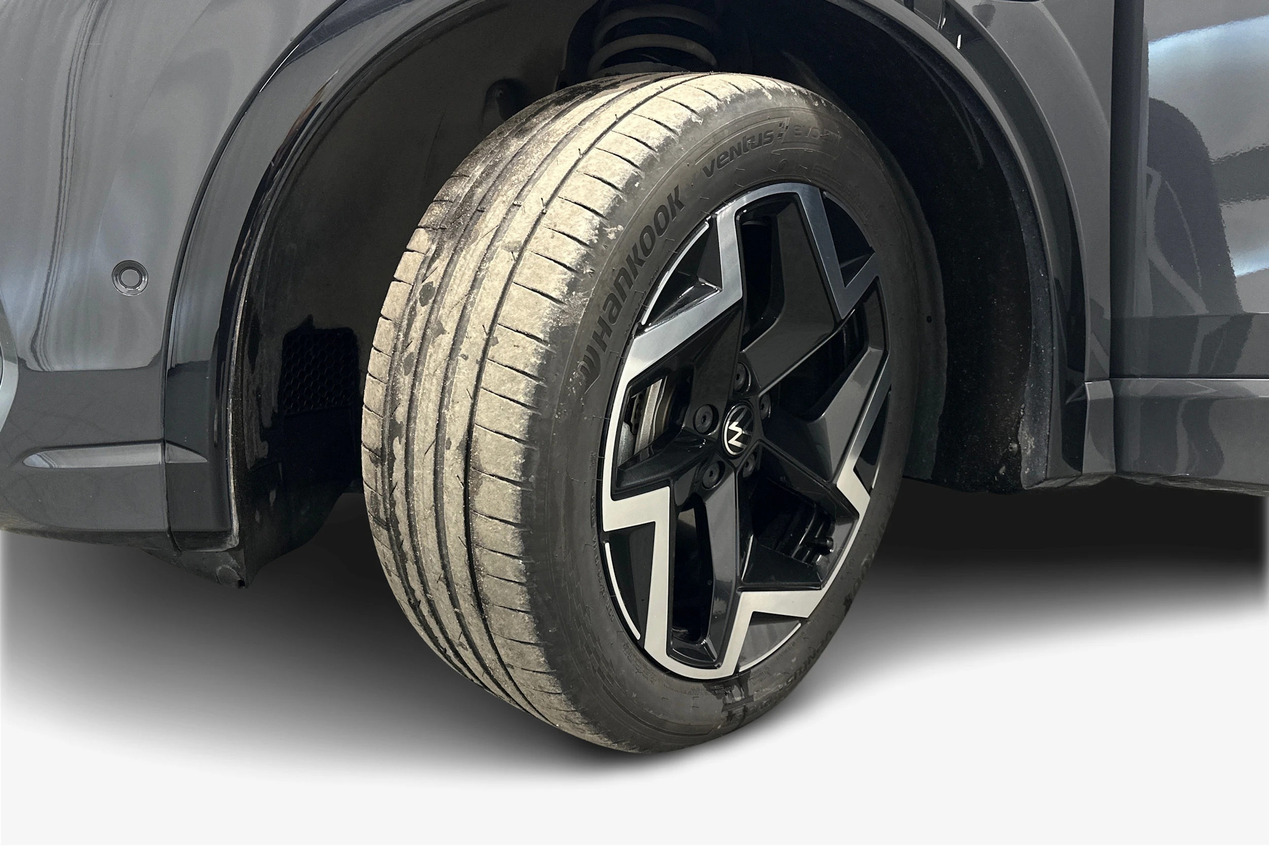 harmaa Volkswagen Tiguan 2025 kuva 9.