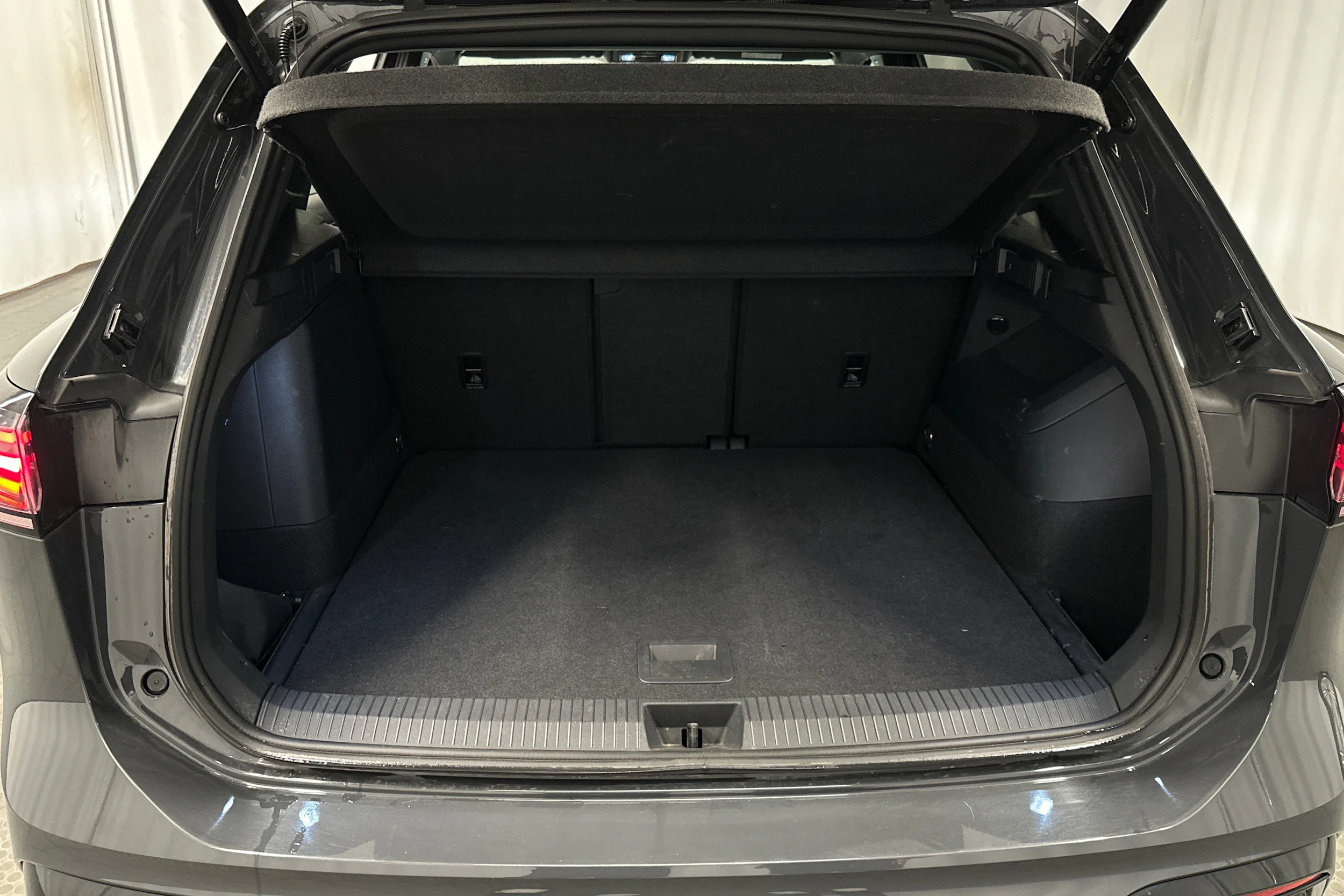 harmaa Volkswagen Tiguan 2025 kuva 37.