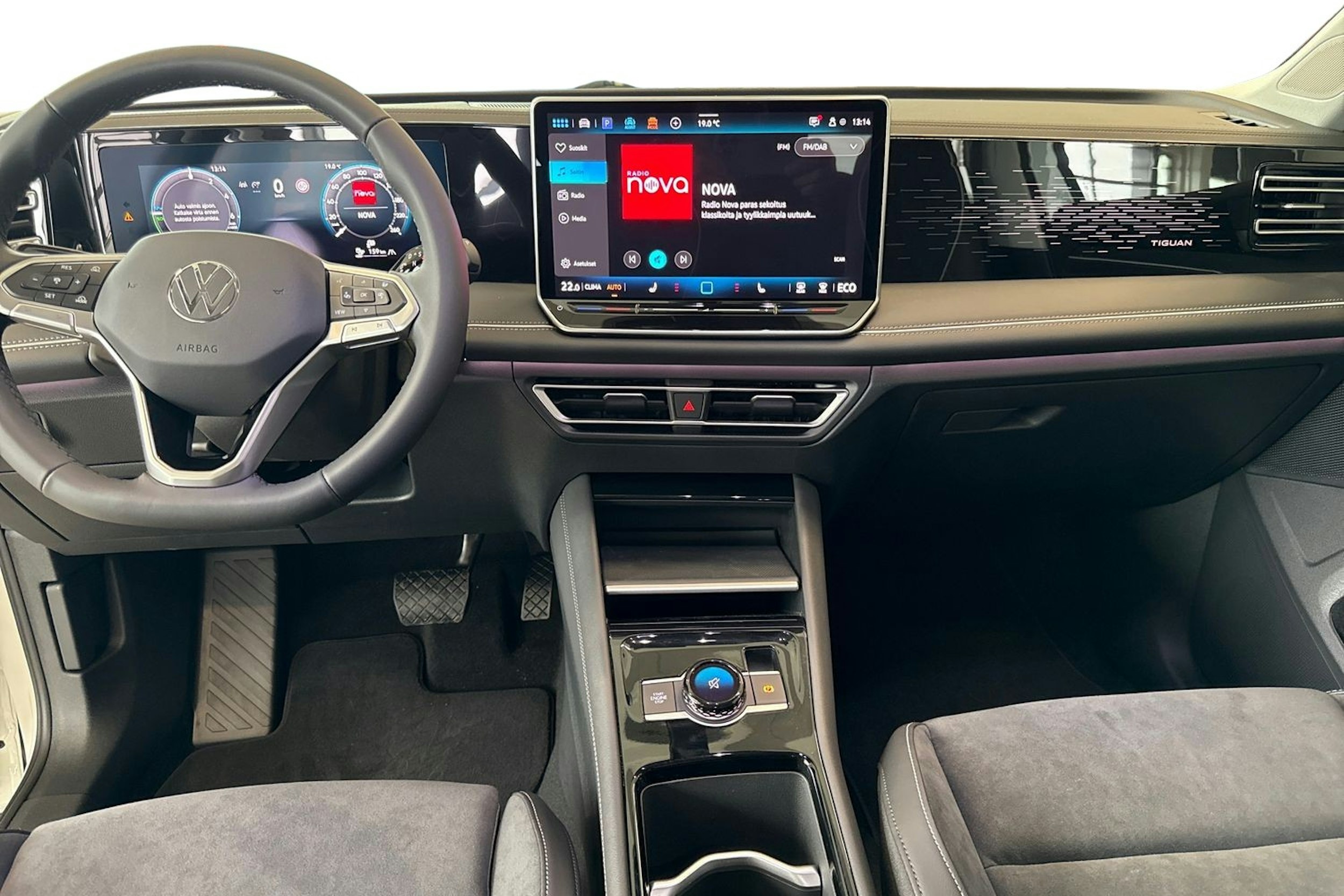 valkoinen Volkswagen Tiguan 2025 kuva 8.