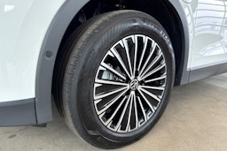 valkoinen Volkswagen Tiguan 2025 kuva 11.