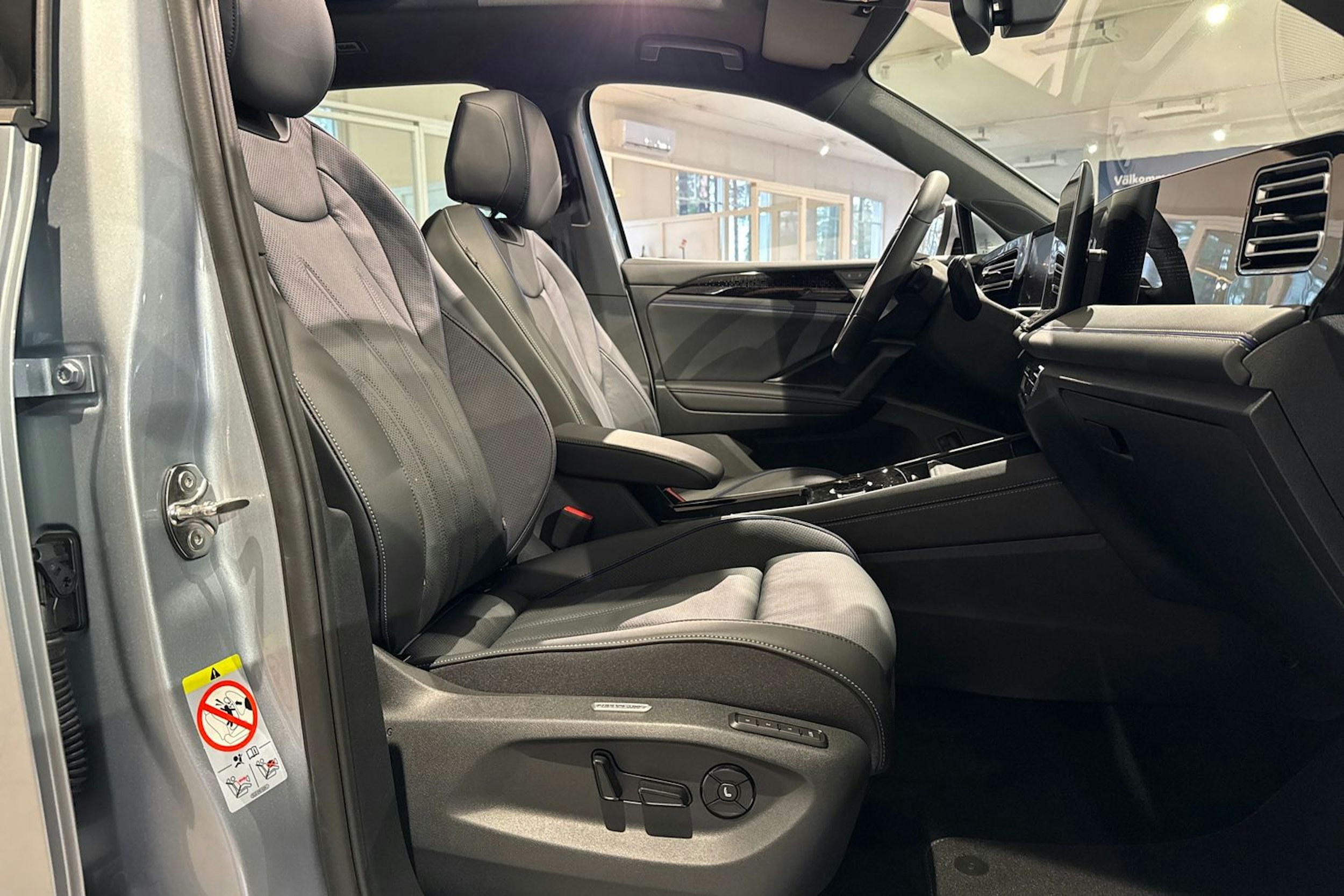 met. harmaa Volkswagen Tiguan 2026 kuva 17.