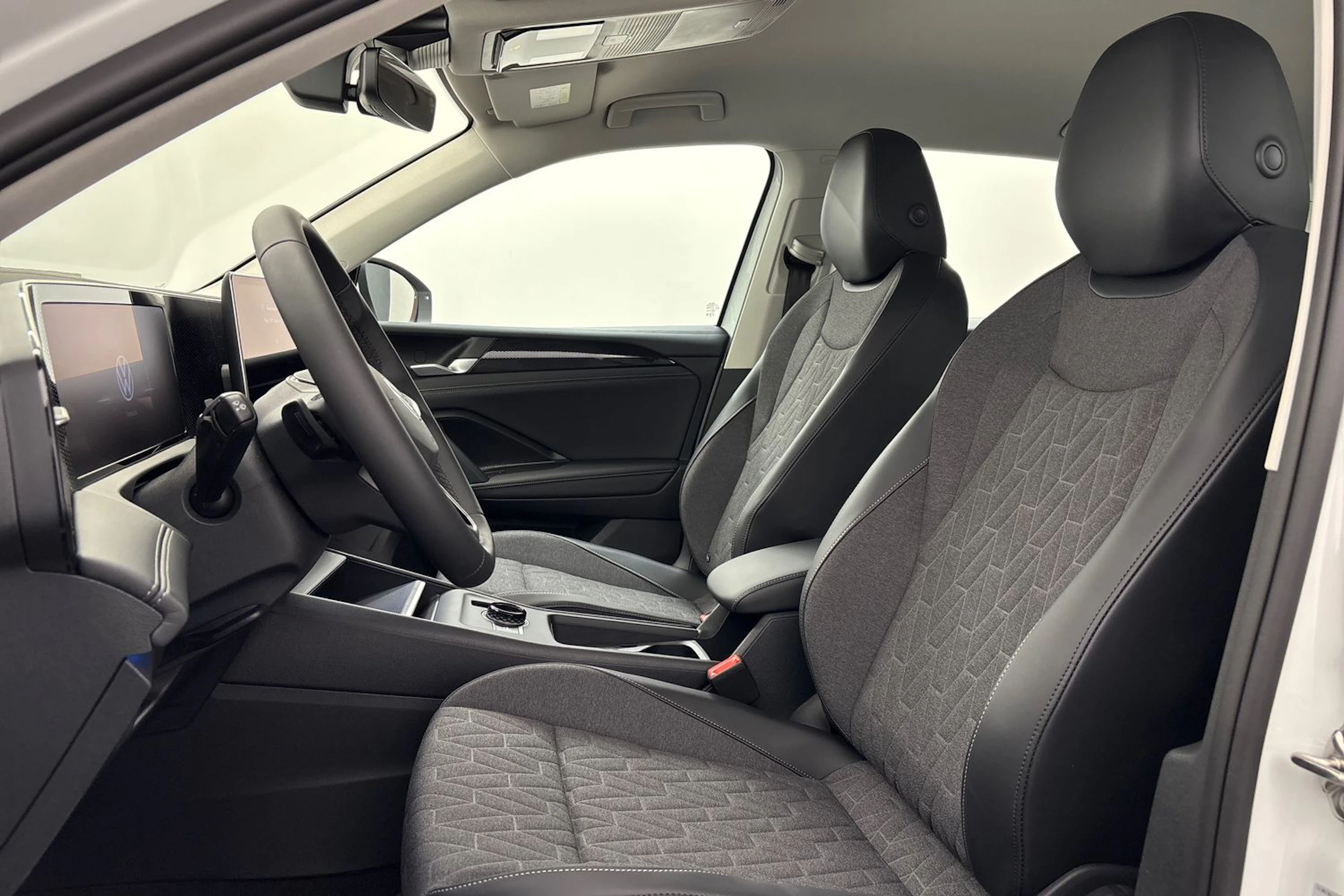 met. valkoinen Volkswagen Tiguan 2026 kuva 11.