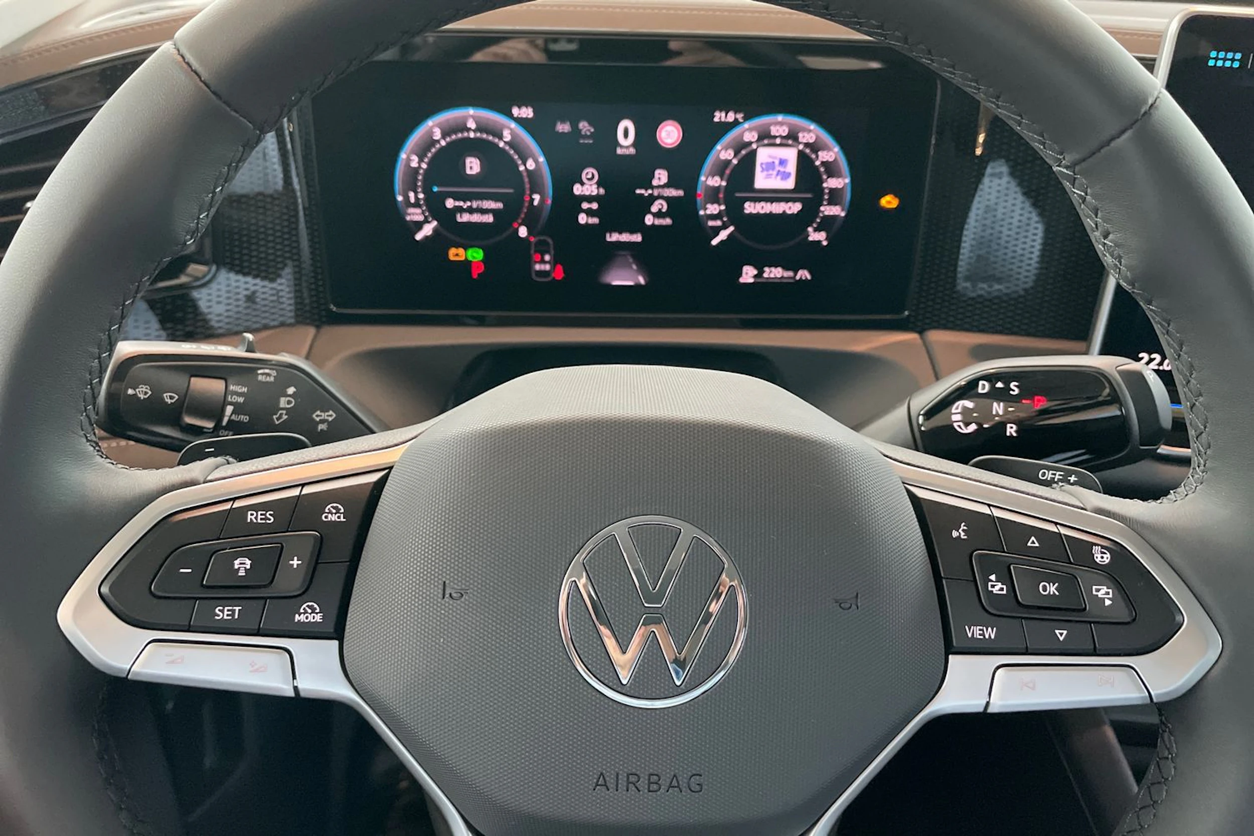 harmaa Volkswagen Tiguan 2026 kuva 11.