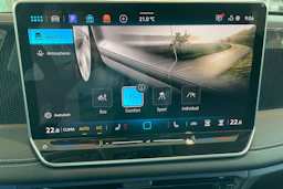 harmaa Volkswagen Tiguan 2026 kuva 14.
