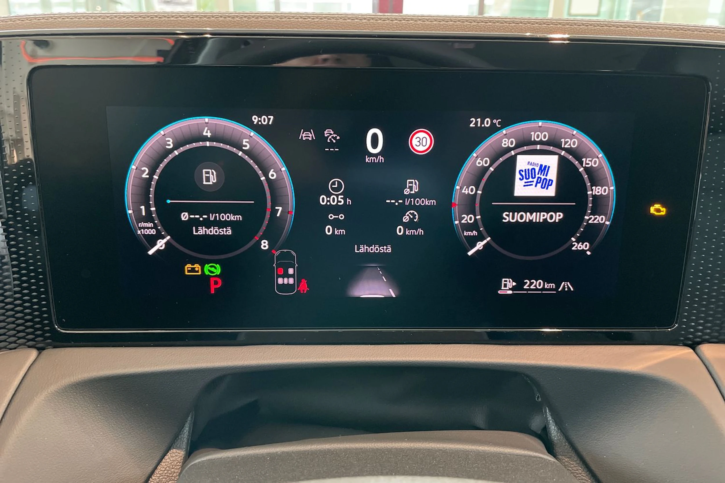 harmaa Volkswagen Tiguan 2026 kuva 15.
