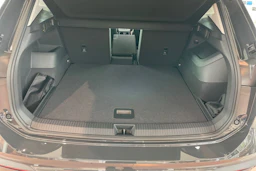 harmaa Volkswagen Tiguan 2026 kuva 18.