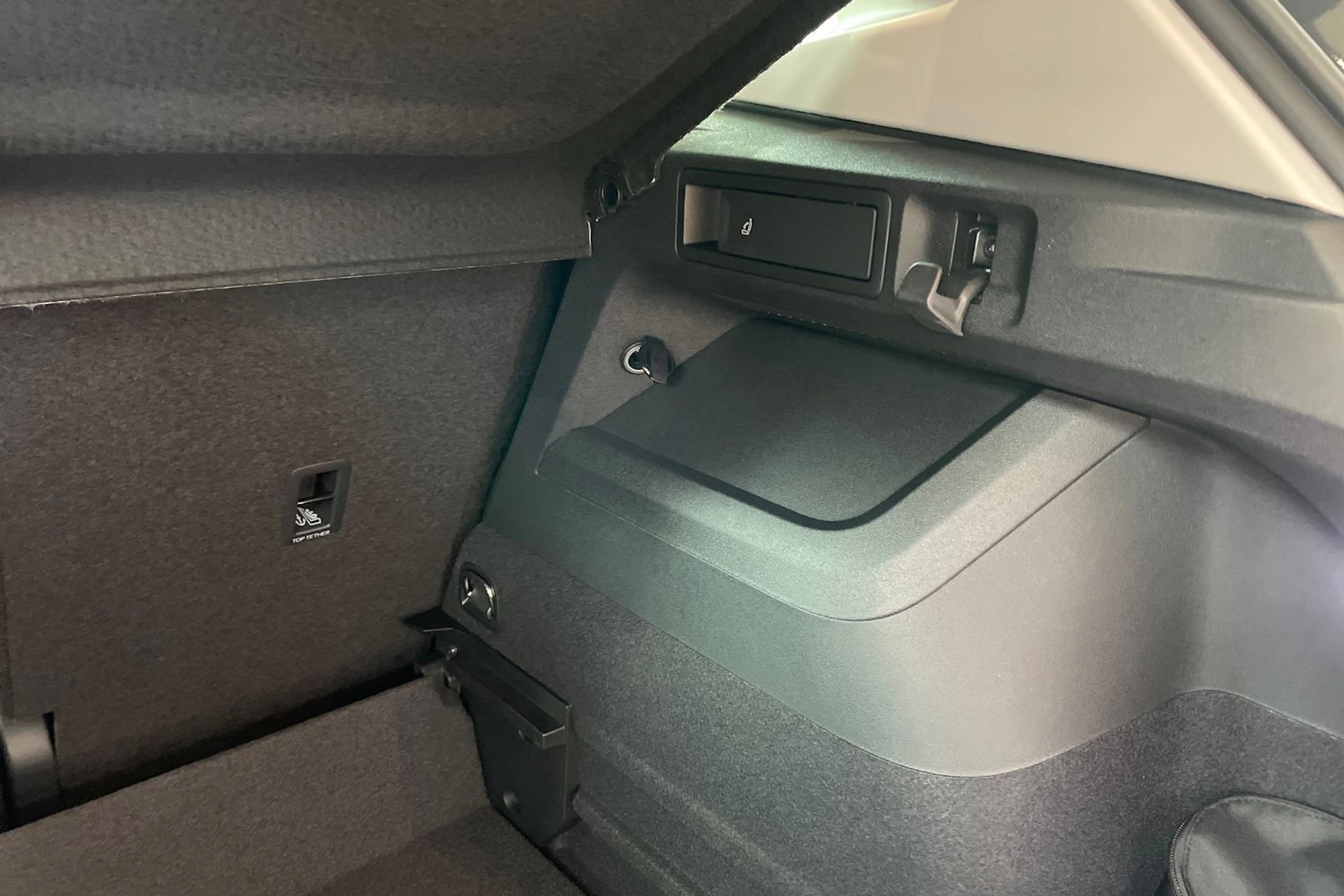 harmaa Volkswagen Tiguan 2026 kuva 21.
