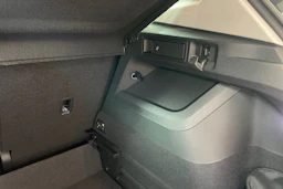 harmaa Volkswagen Tiguan 2026 kuva 21.