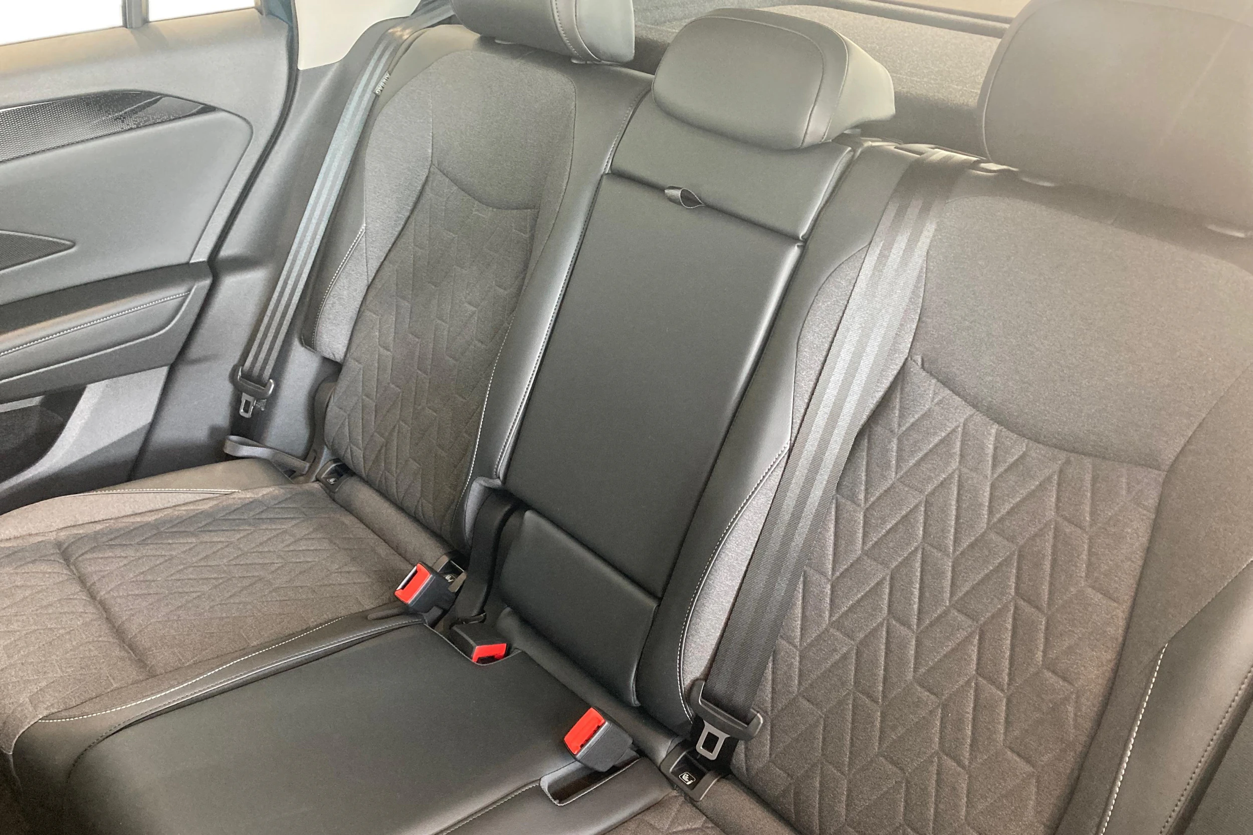 sininen Volkswagen Tiguan 2026 kuva 8.