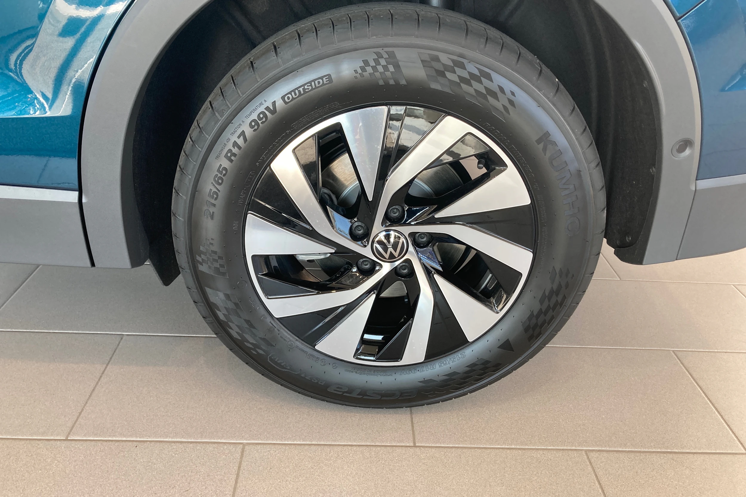 sininen Volkswagen Tiguan 2026 kuva 10.