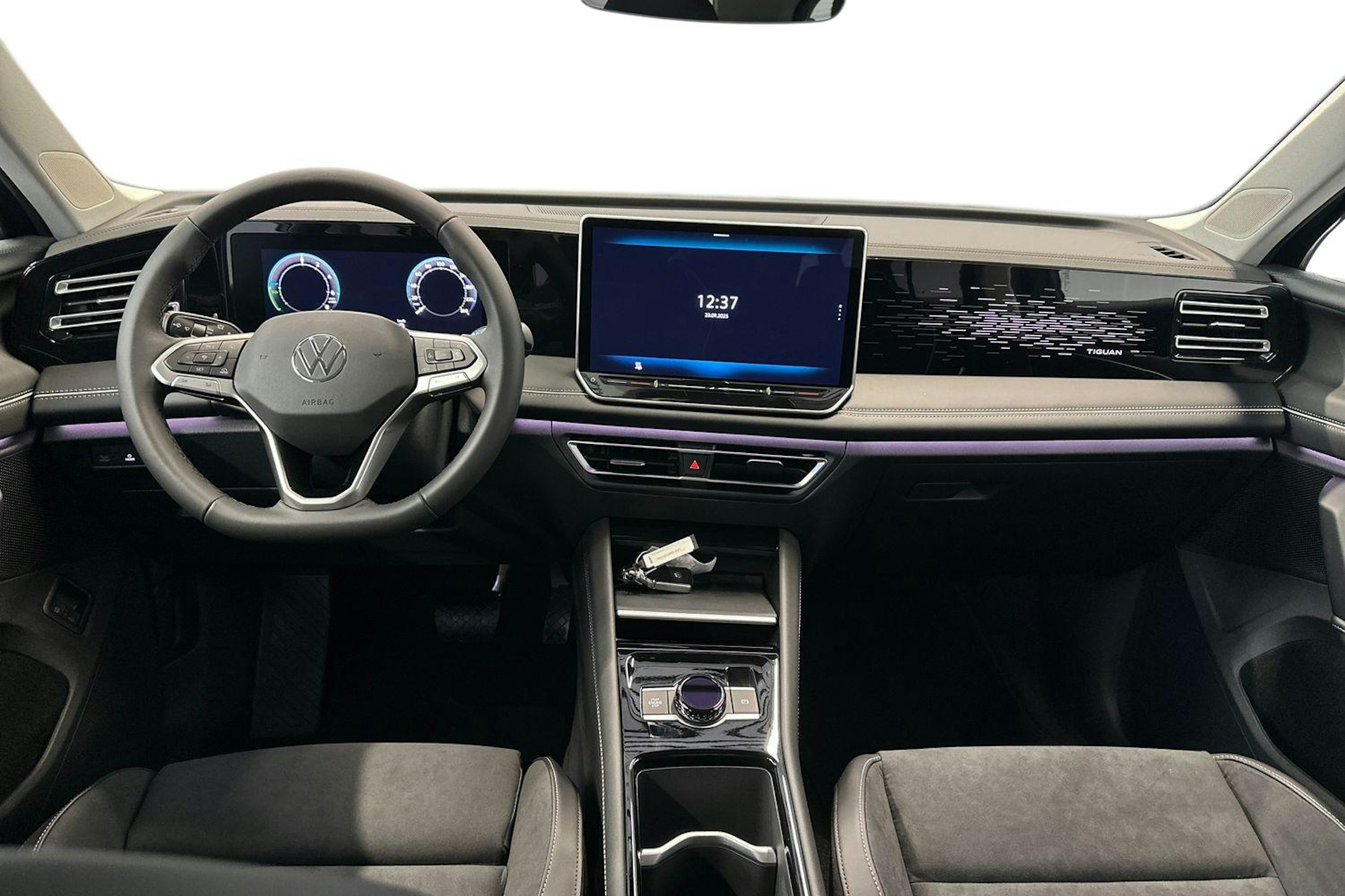 sininen Volkswagen Tiguan 2026 kuva 7.
