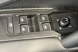 sininen Volkswagen Tiguan 2026 kuva 14.