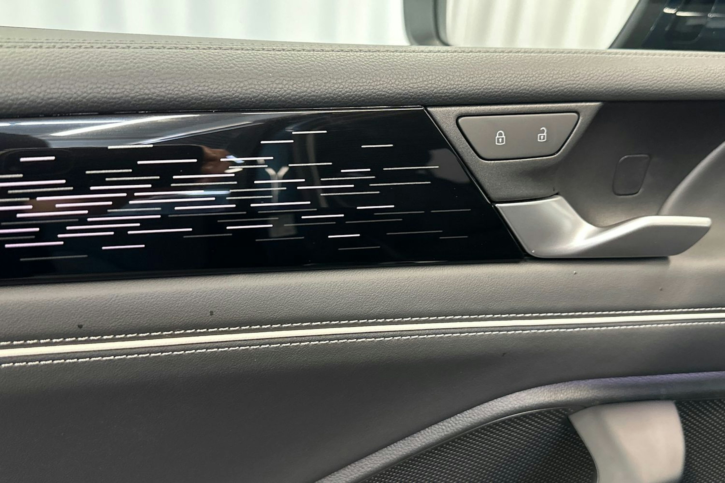 sininen Volkswagen Tiguan 2026 kuva 15.