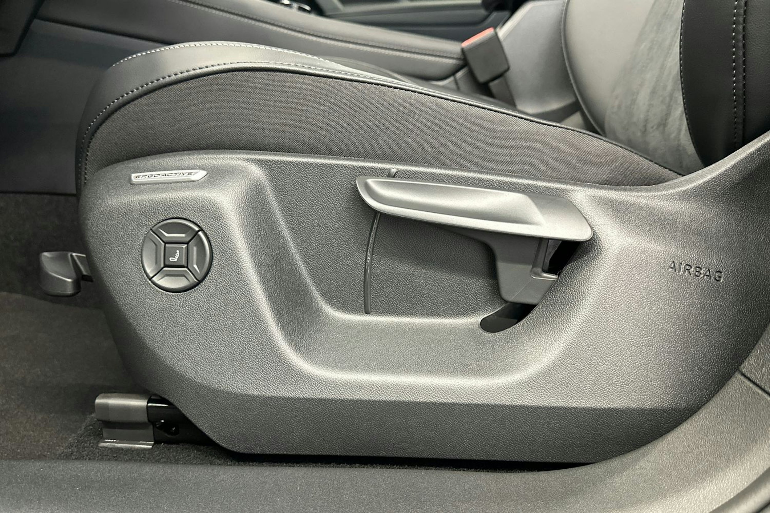 sininen Volkswagen Tiguan 2026 kuva 17.
