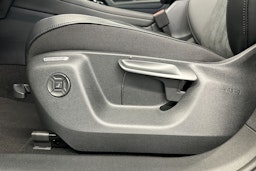 sininen Volkswagen Tiguan 2026 kuva 17.