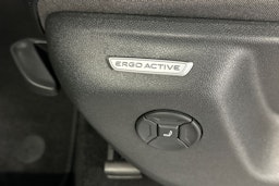 sininen Volkswagen Tiguan 2026 kuva 18.