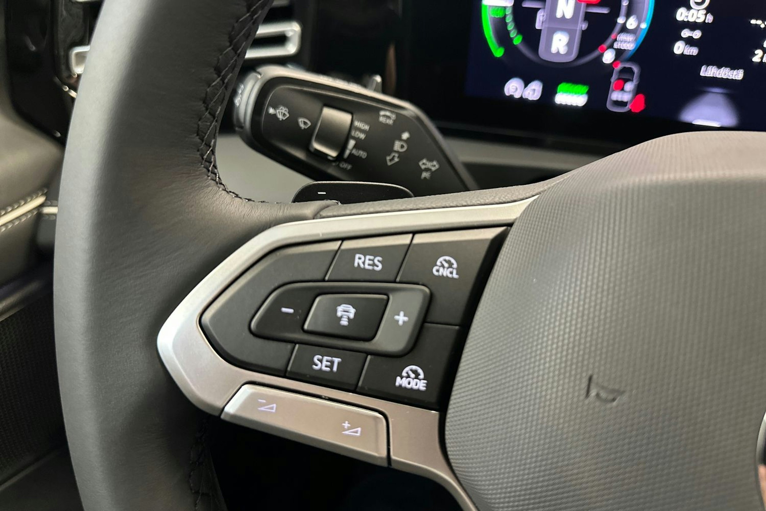 sininen Volkswagen Tiguan 2026 kuva 27.