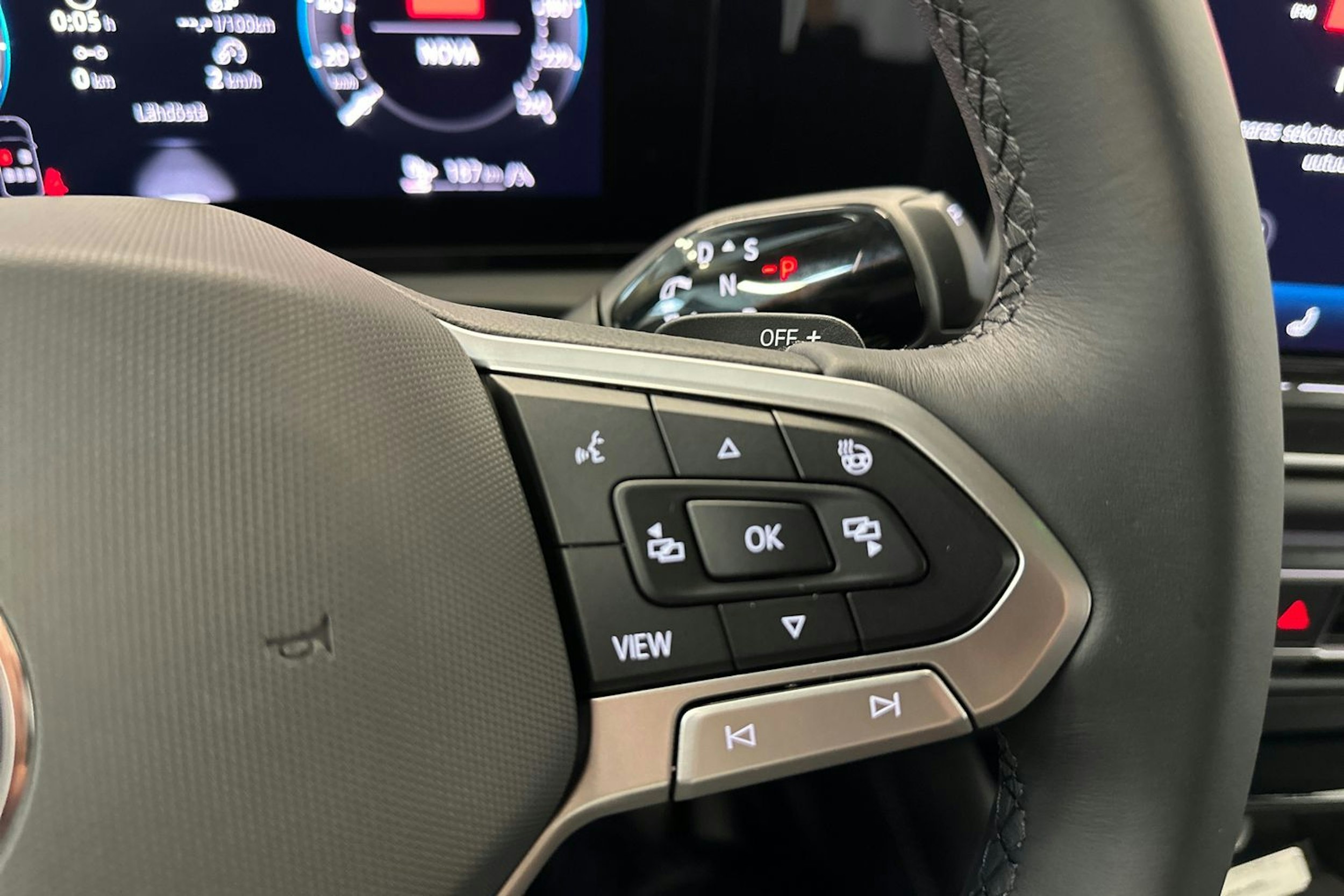 sininen Volkswagen Tiguan 2026 kuva 28.
