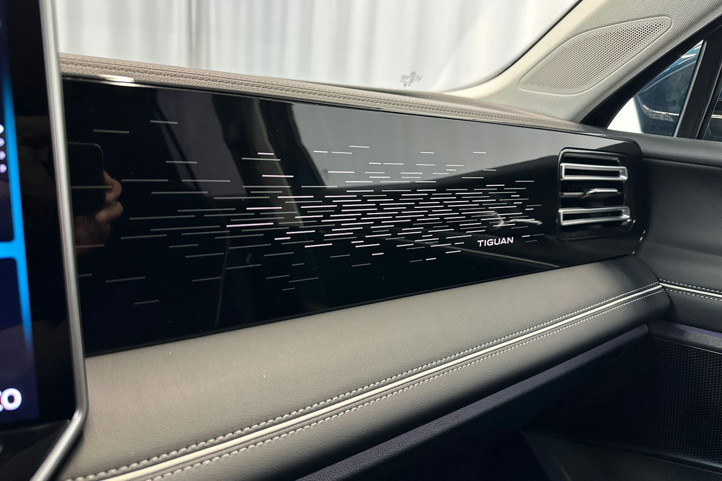 sininen Volkswagen Tiguan 2026 kuva 32.