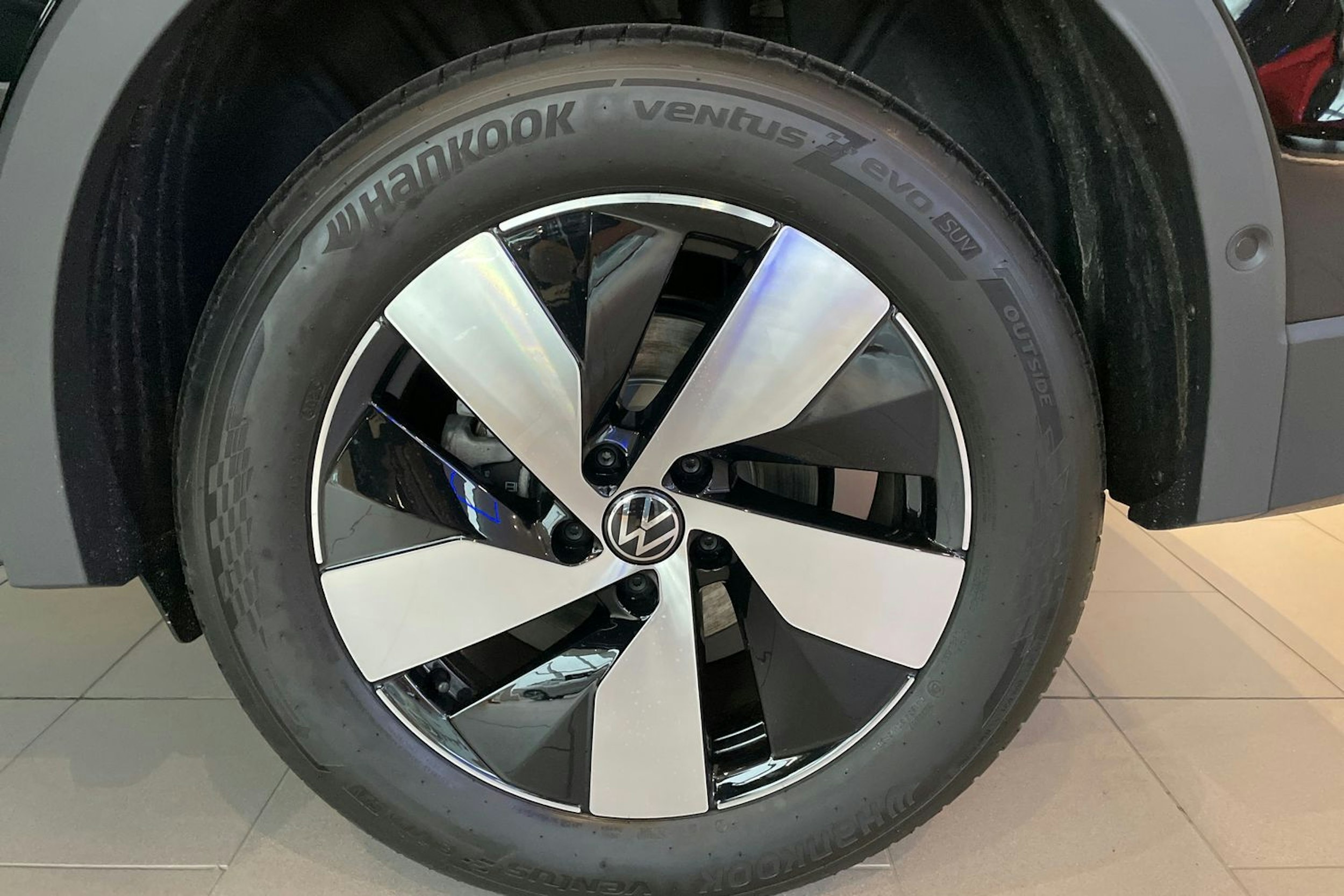 musta Volkswagen Tiguan 2026 kuva 10.