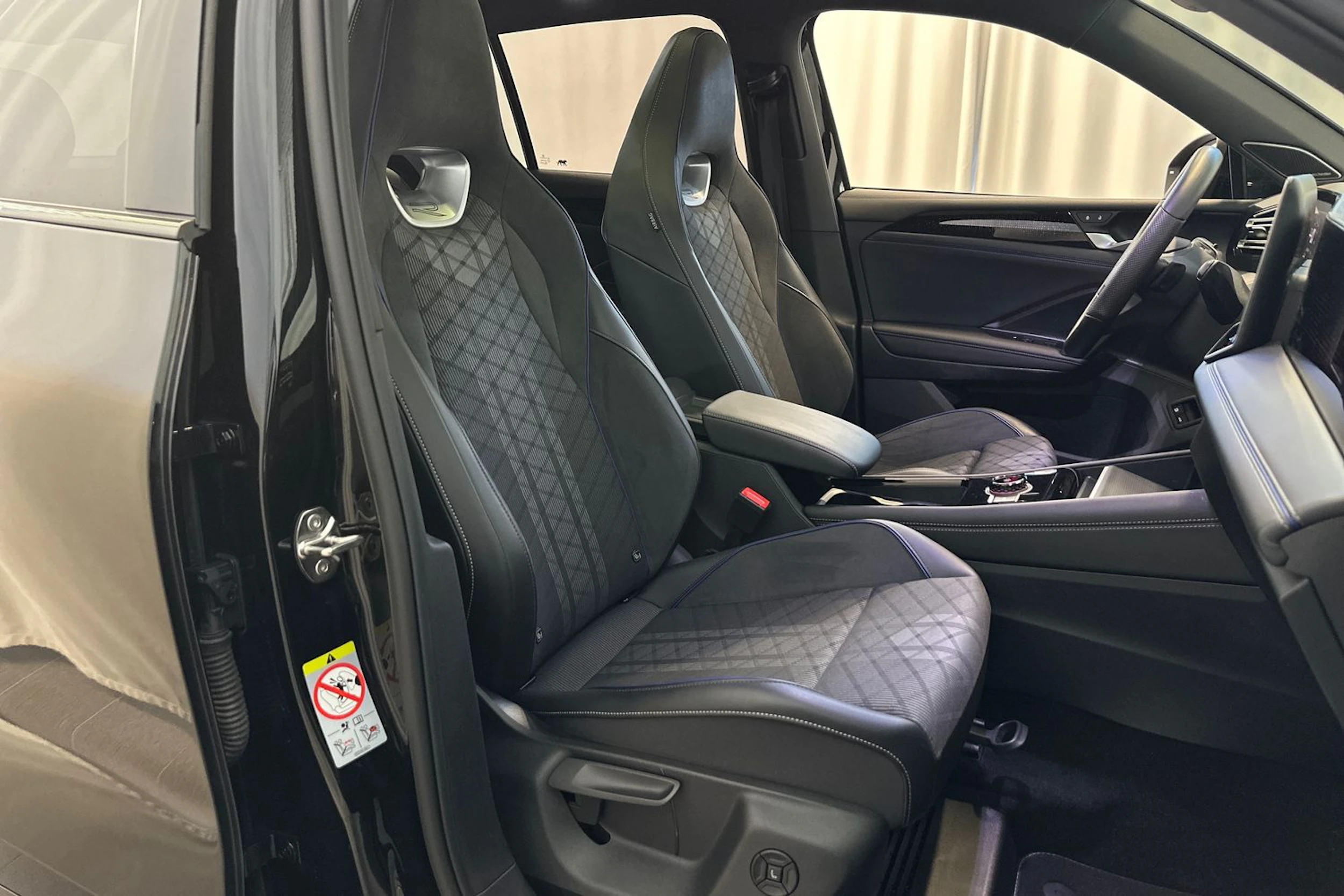 musta Volkswagen Tiguan 2026 kuva 11.