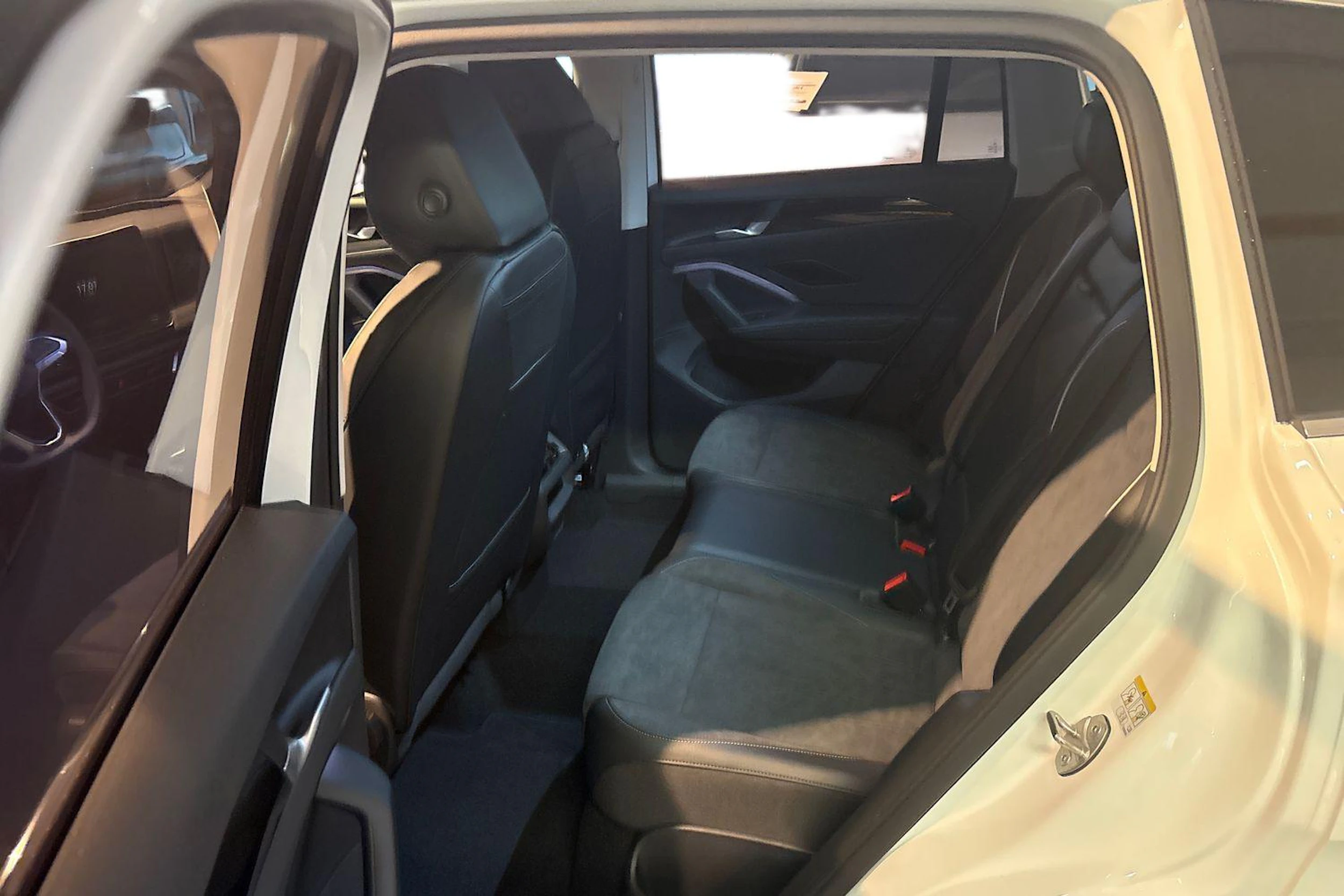 valkoinen Volkswagen Tiguan 2026 kuva 8.