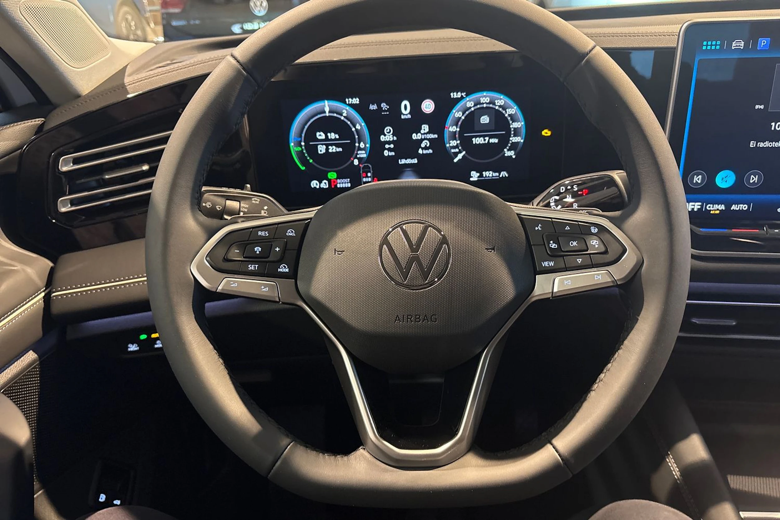 valkoinen Volkswagen Tiguan 2026 kuva 14.