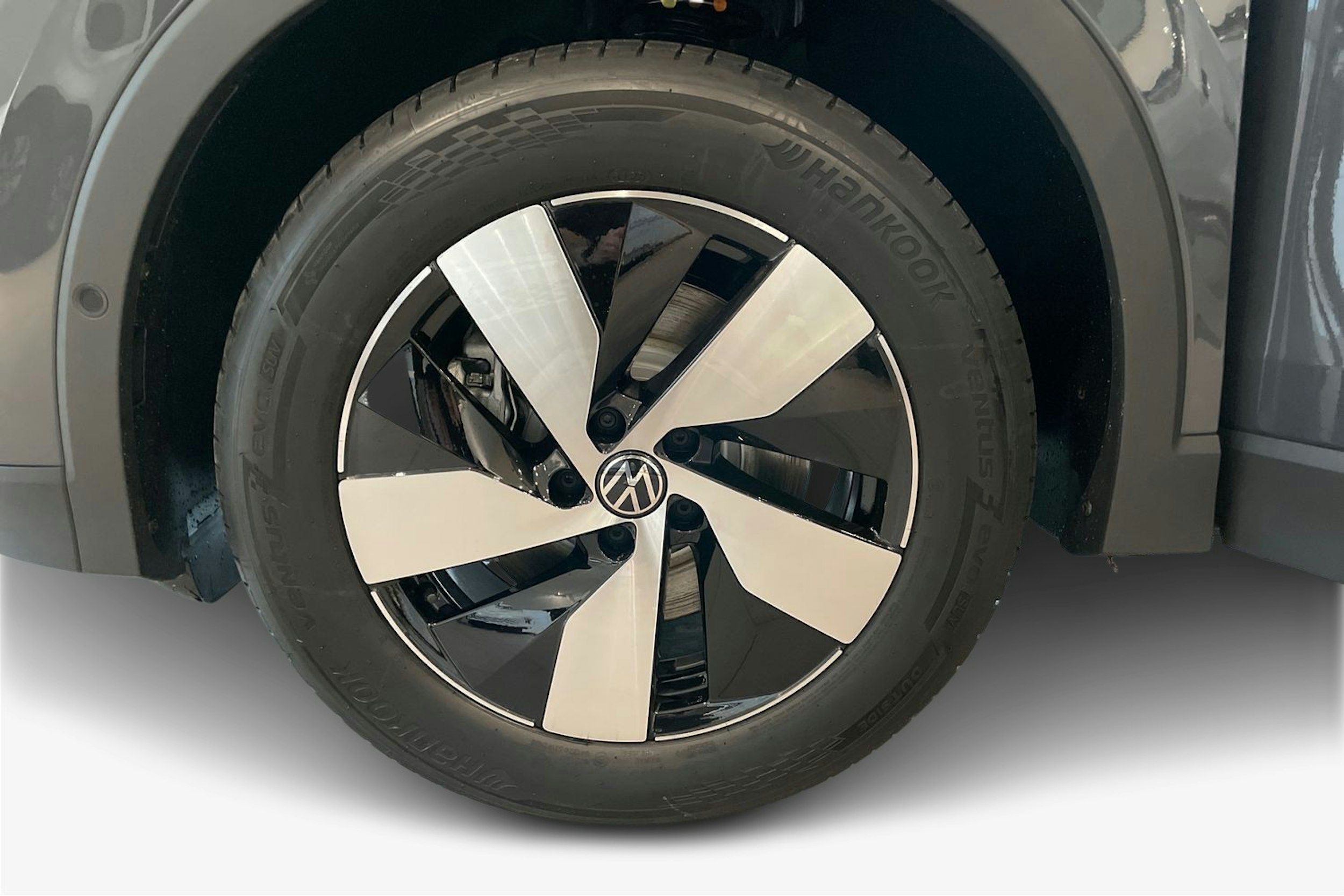 harmaa Volkswagen Tiguan 2026 kuva 9.