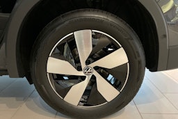 harmaa Volkswagen Tiguan 2026 kuva 10.