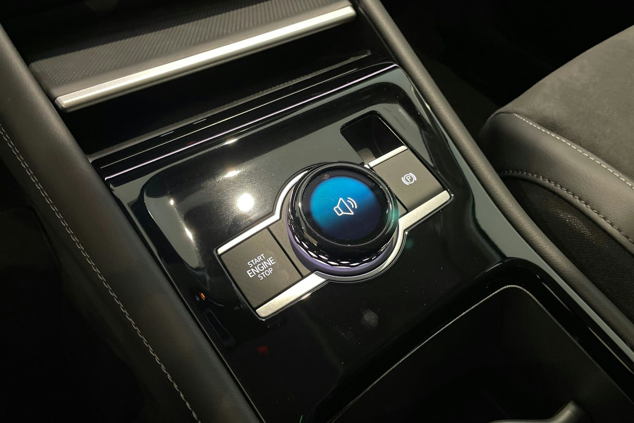 harmaa Volkswagen Tiguan 2026 kuva 14.