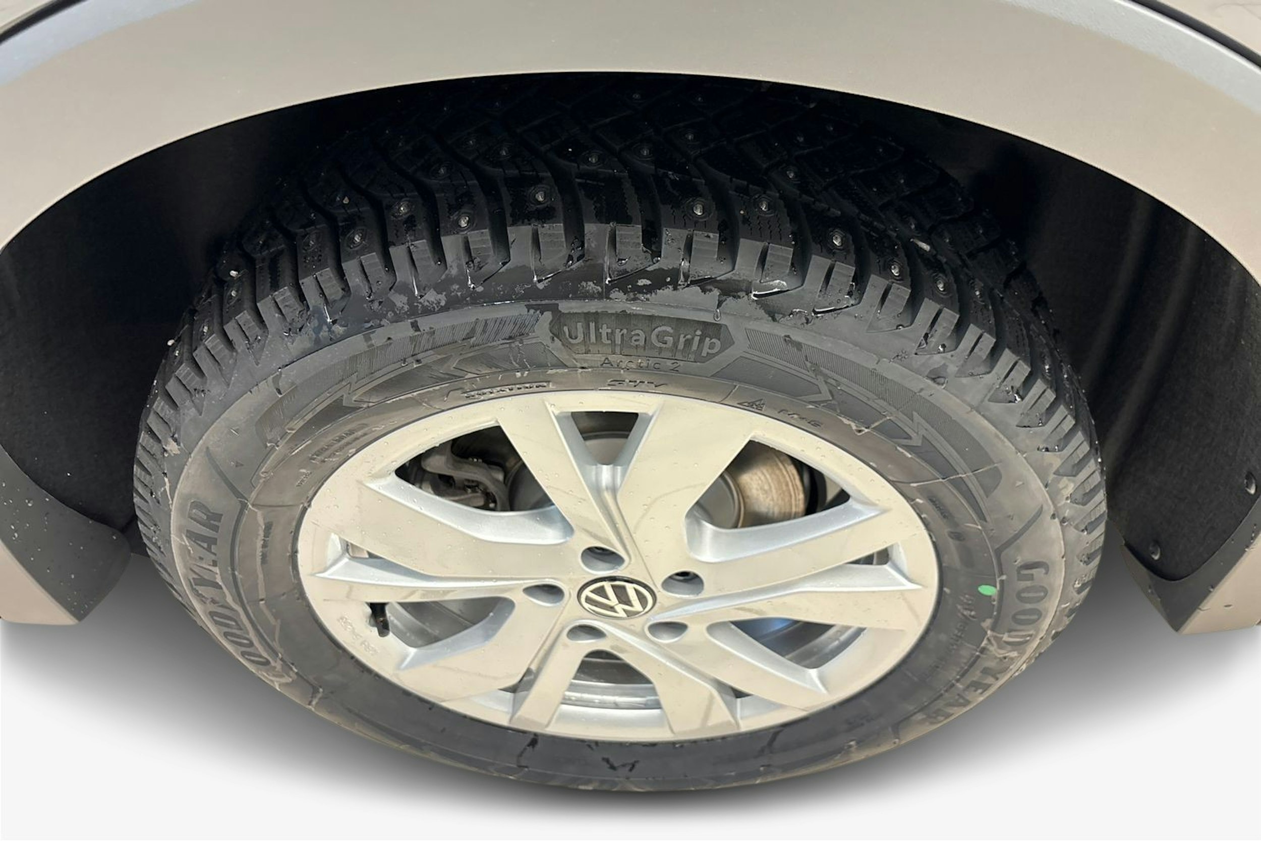 harmaa Volkswagen Tiguan 2026 kuva 9.