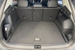 harmaa Volkswagen Tiguan 2026 kuva 10.