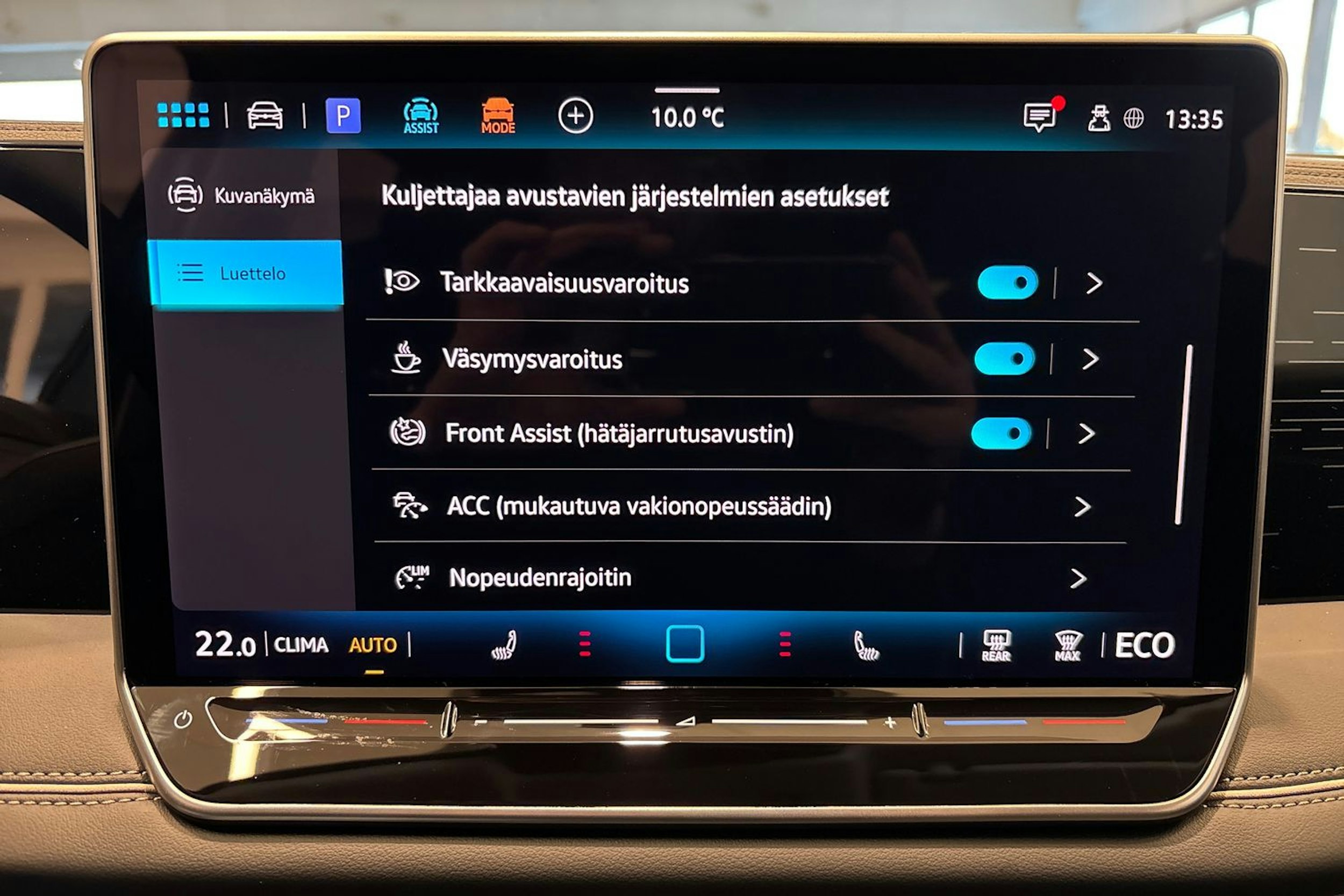 harmaa Volkswagen Tiguan 2026 kuva 17.