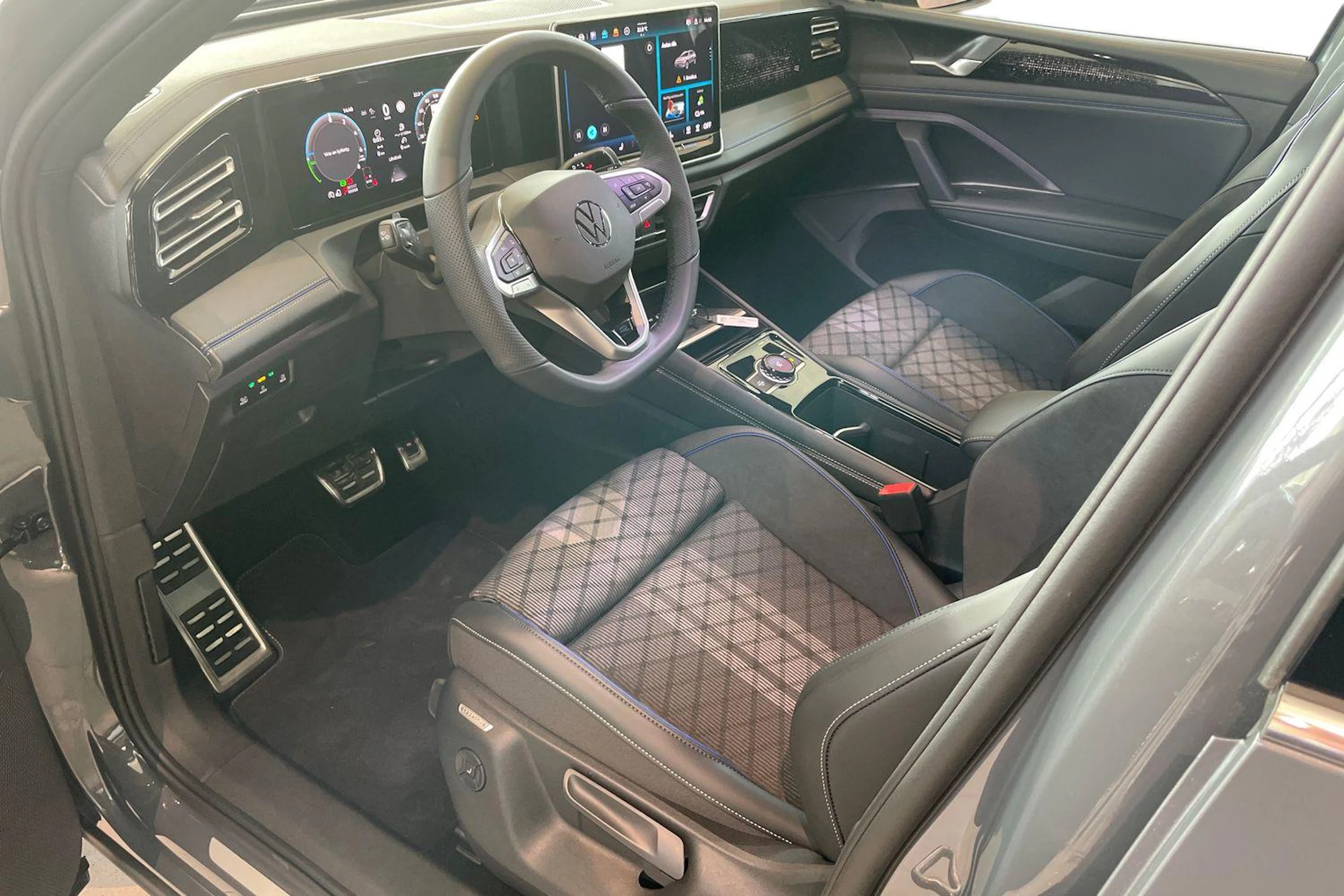 harmaa Volkswagen Tiguan 2026 kuva 6.