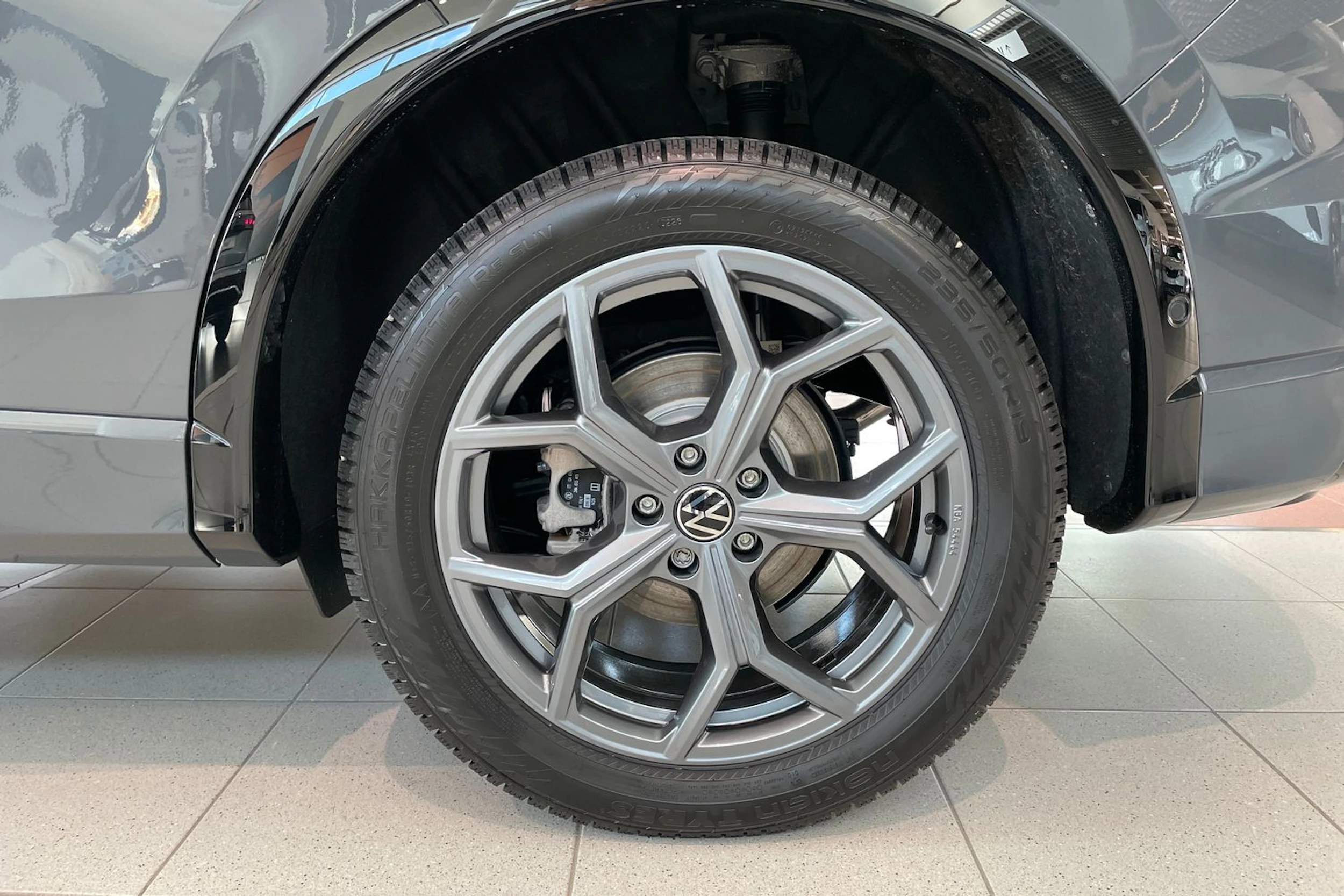 harmaa Volkswagen Tiguan 2026 kuva 10.