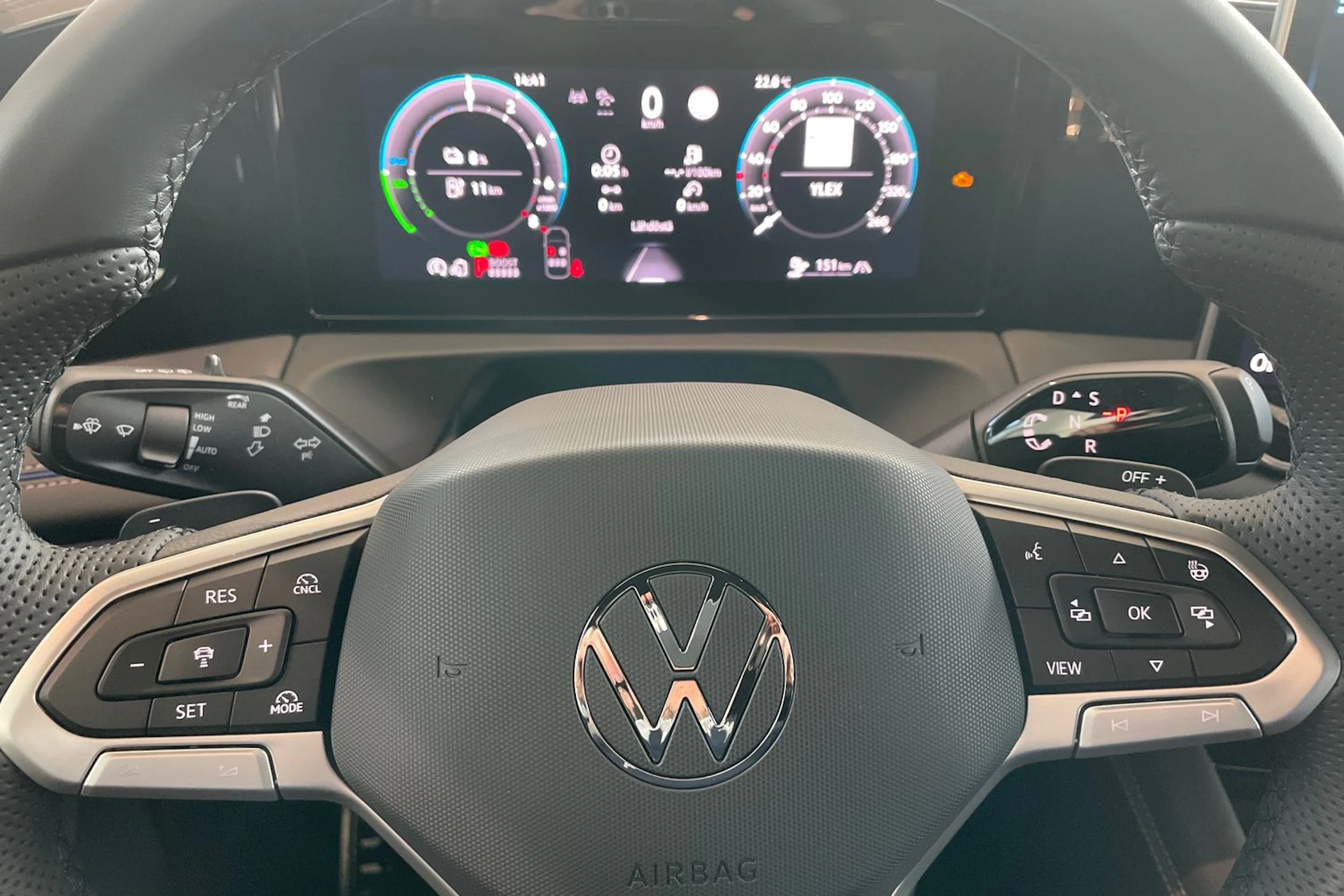 harmaa Volkswagen Tiguan 2026 kuva 11.