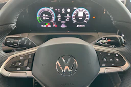 harmaa Volkswagen Tiguan 2026 kuva 11.