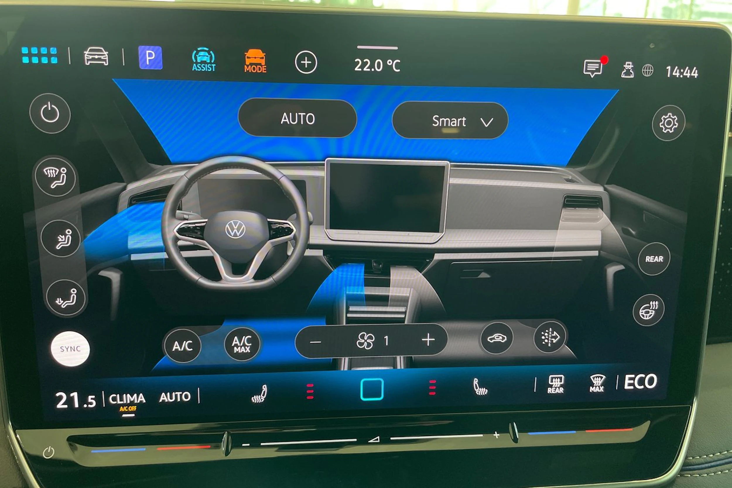 harmaa Volkswagen Tiguan 2026 kuva 16.