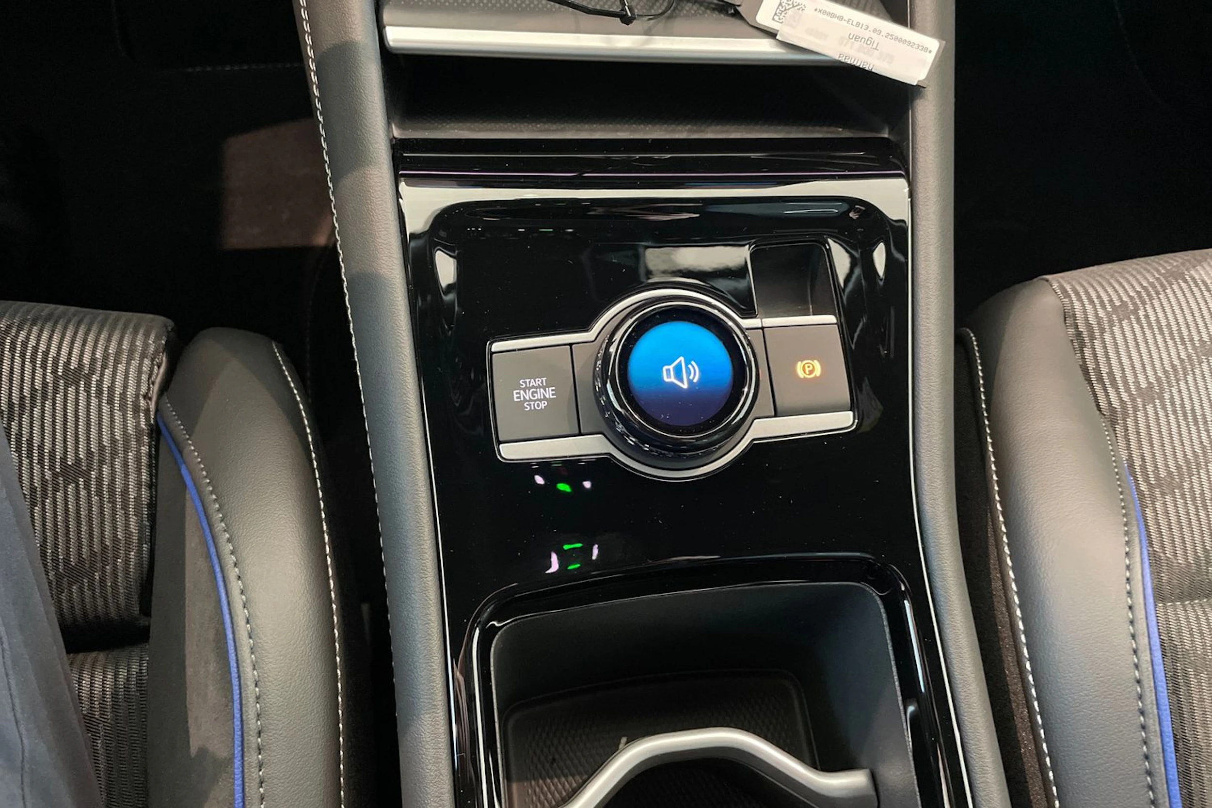 harmaa Volkswagen Tiguan 2026 kuva 18.