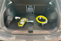 harmaa Volkswagen Tiguan 2026 kuva 20.