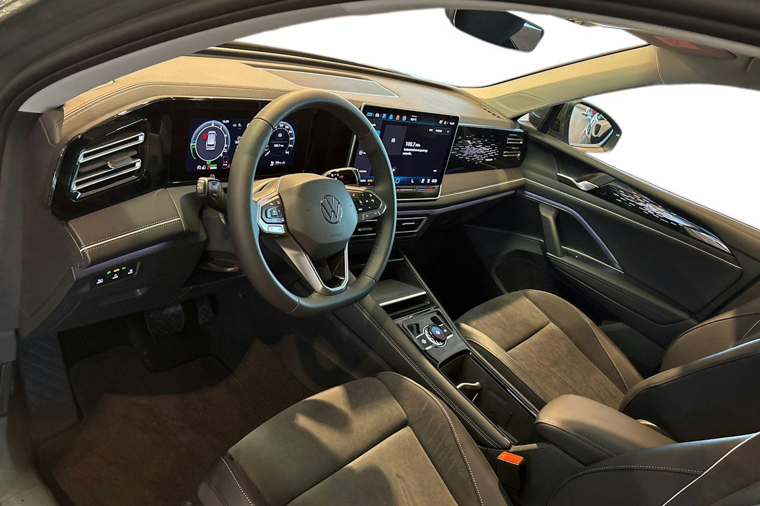 vihreä Volkswagen Tiguan 2026 kuva 6.