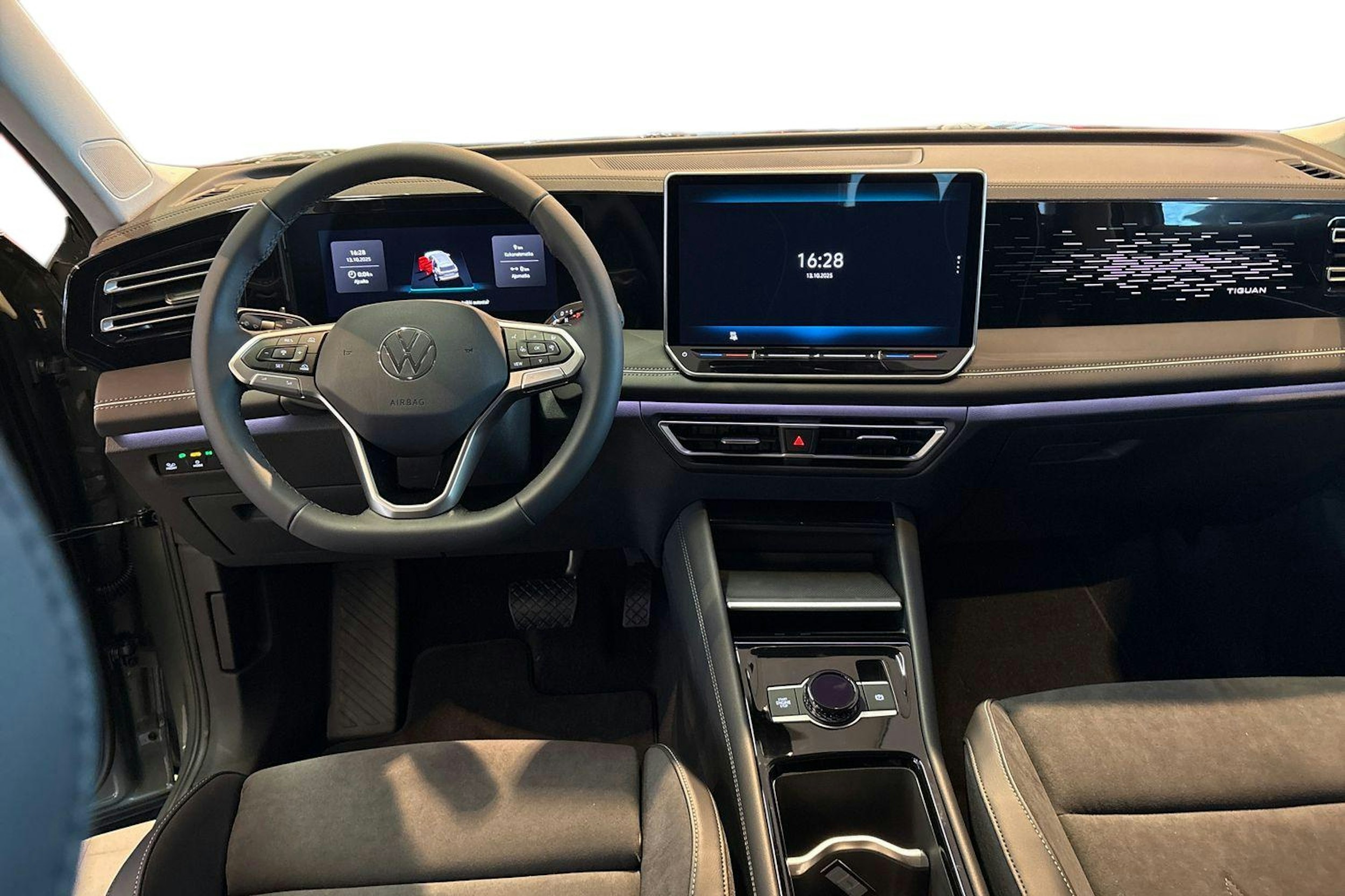 vihreä Volkswagen Tiguan 2026 kuva 7.