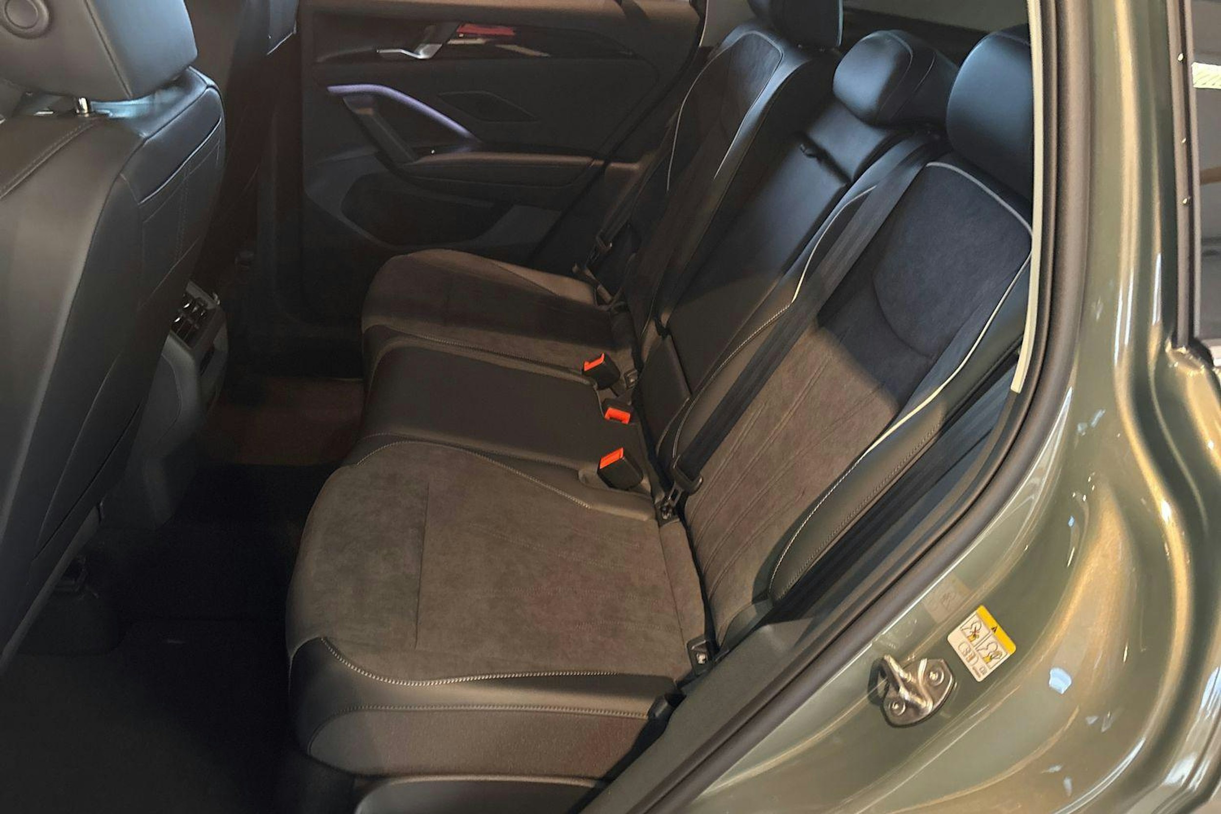 vihreä Volkswagen Tiguan 2026 kuva 8.