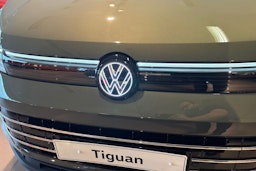 vihreä Volkswagen Tiguan 2026 kuva 11.