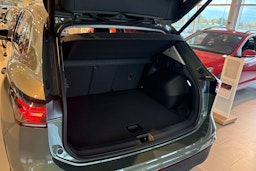 vihreä Volkswagen Tiguan 2026 kuva 13.