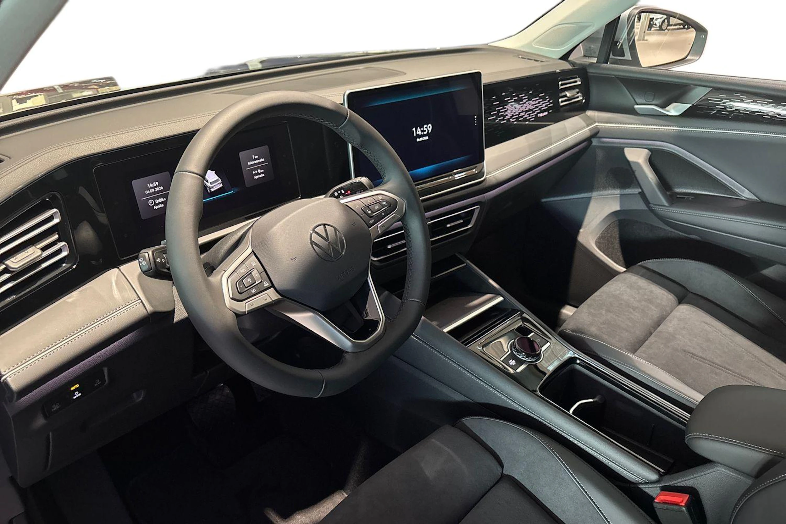 harmaa Volkswagen Tiguan 2026 kuva 6.