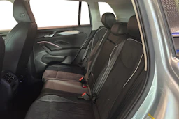 harmaa Volkswagen Tiguan 2026 kuva 8.