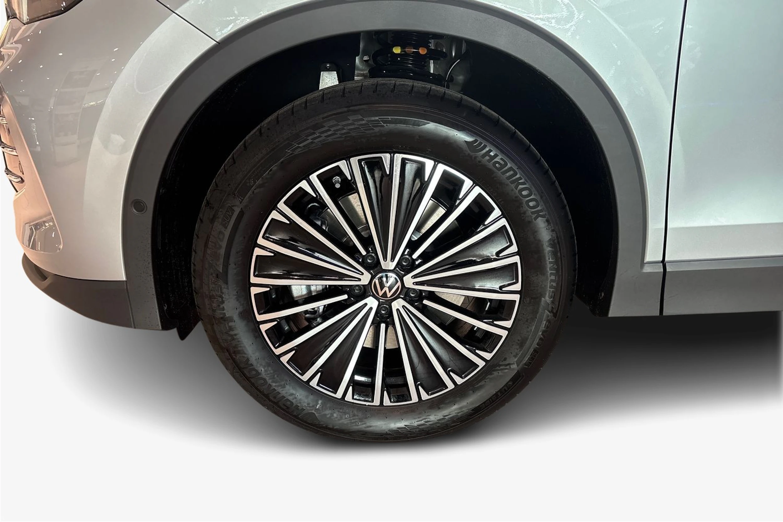 harmaa Volkswagen Tiguan 2026 kuva 9.